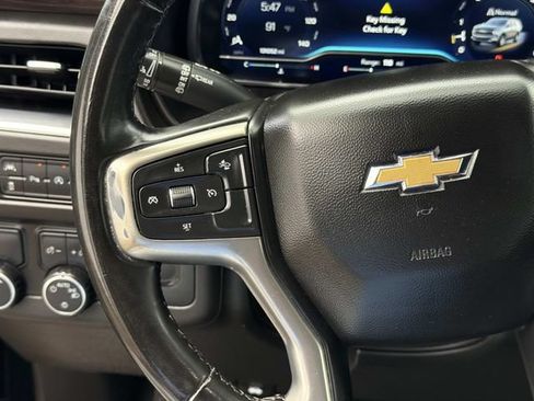 Used 2023 Chevrolet Suburban LT RWD image 28