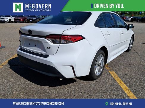 Used 2024 Toyota Corolla LE w/ LE Convenience Package FWD image 7