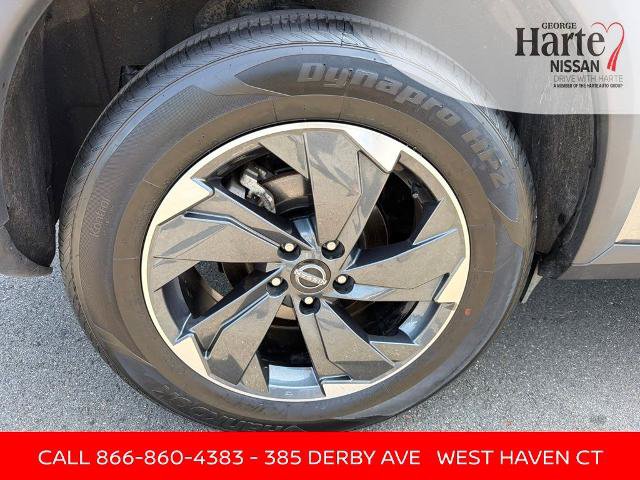 Certified 2026 Nissan Rogue SV AWD/4WD image 10
