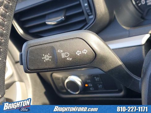 Used 2022 Ford Explorer XLT image 18