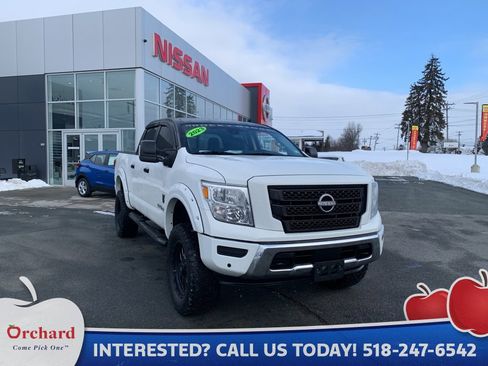 Used 2023 Nissan Titan SV w/ SV Convenience Package image 1