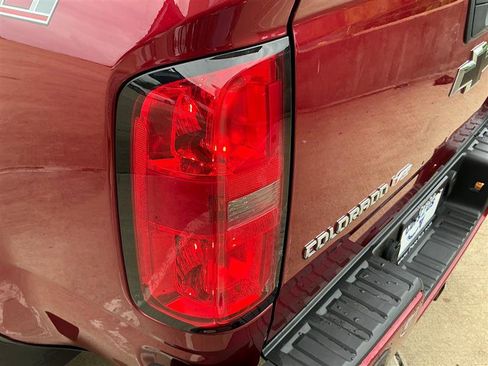 Used 2017 Chevrolet Colorado Z71 RWD image 19