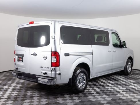 Used 2019 Nissan NV 3500 SV w/ Navigation Package image 8