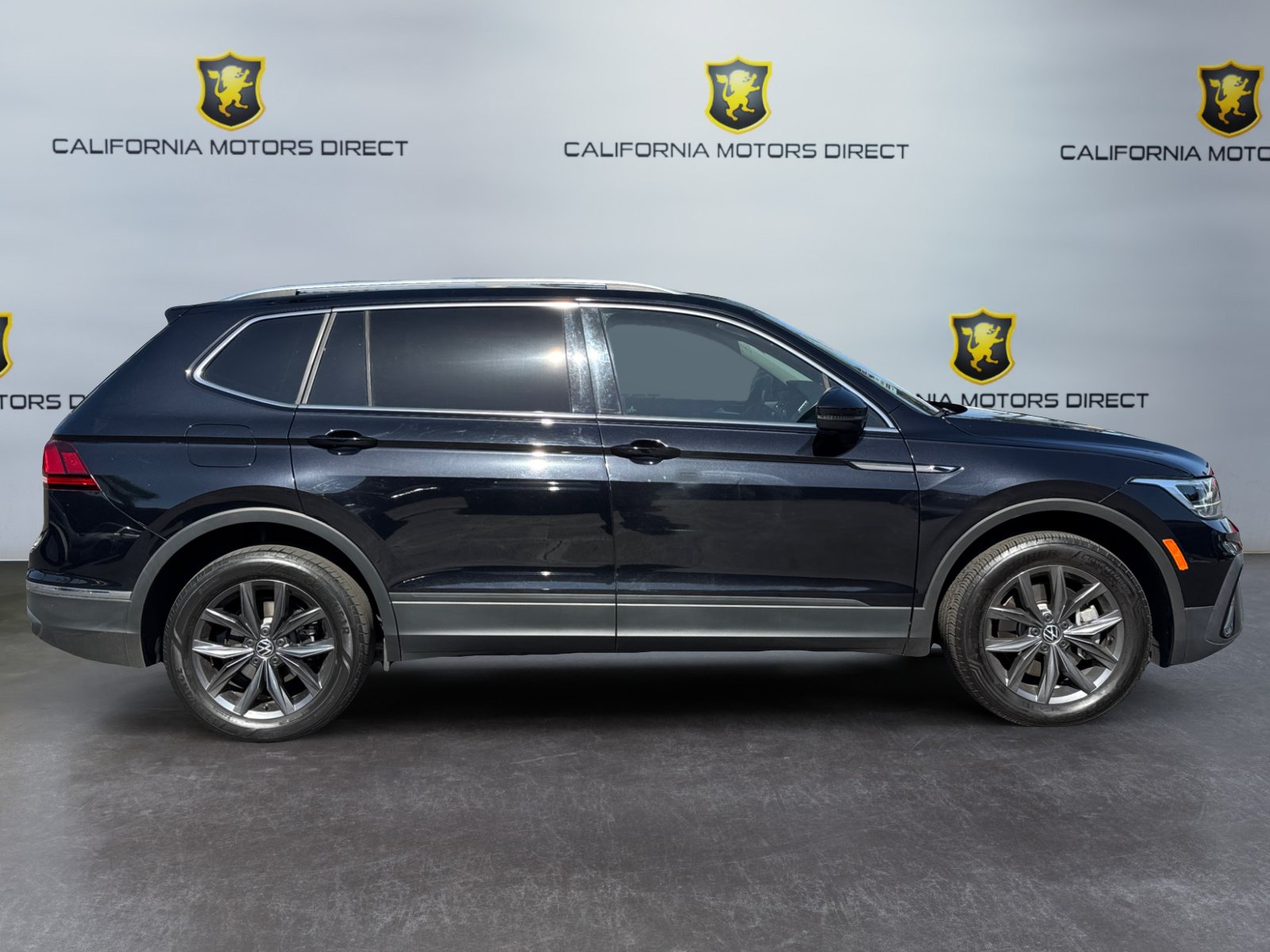 Used 2023 Volkswagen Tiguan SE FWD image 6