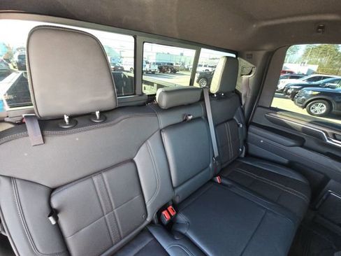 Used 2024 Chevrolet Silverado 3500 High Country w/ High Country Premium Package image 15