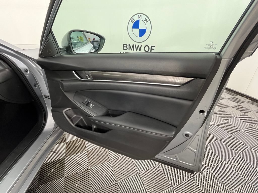Used 2018 Honda Accord Sport image 18