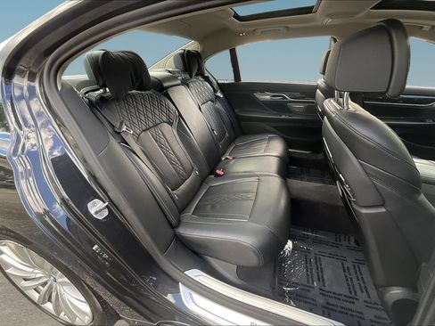 Used 2021 BMW 740i xDrive w/ Luxury Rear Seating Package AWD/4WD image 24