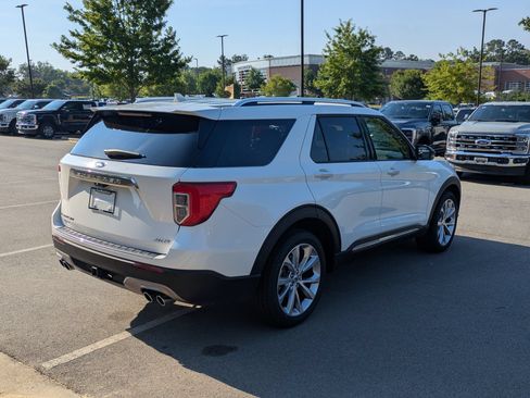 Certified 2023 Ford Explorer Platinum w/ Technology Package AWD/4WD image 4
