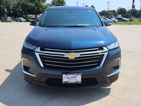 Used 2023 Chevrolet Traverse LT w/ LPO, Floor Liner Package AWD/4WD image 2