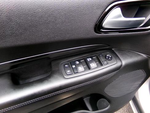 Used 2021 Dodge Durango SXT image 12