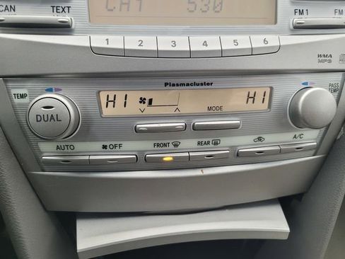 Used 2011 Toyota Camry Base image 22