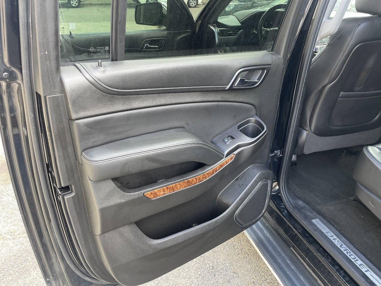 Used 2016 Chevrolet Suburban LTZ AWD/4WD image 18