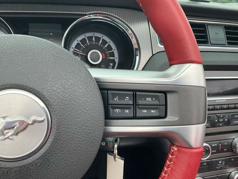 Used 2013 Ford Mustang GT Premium RWD image 41