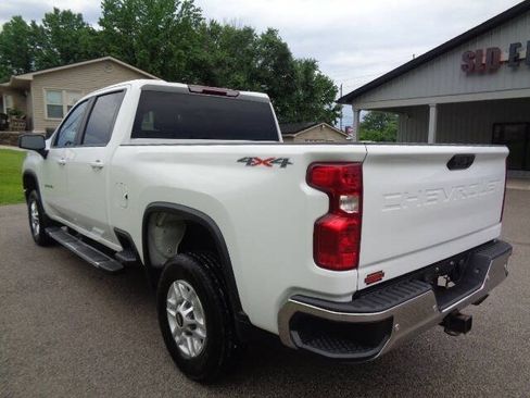 Used 2022 Chevrolet Silverado 2500 LT AWD/4WD image 3
