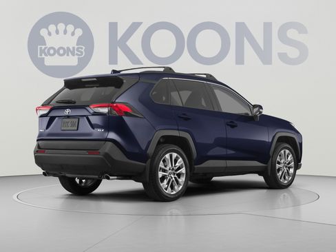 Used 2021 Toyota RAV4 XLE w/ Convenience Package AWD/4WD image 4