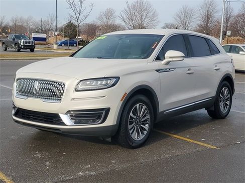 Used 2019 Lincoln Nautilus Select image 3