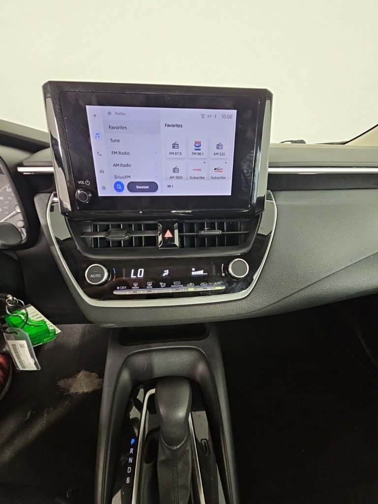 Used 2024 Toyota Corolla LE FWD image 33