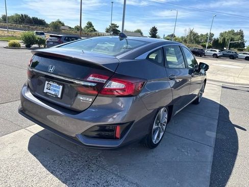 Used 2020 Honda Clarity Touring image 6