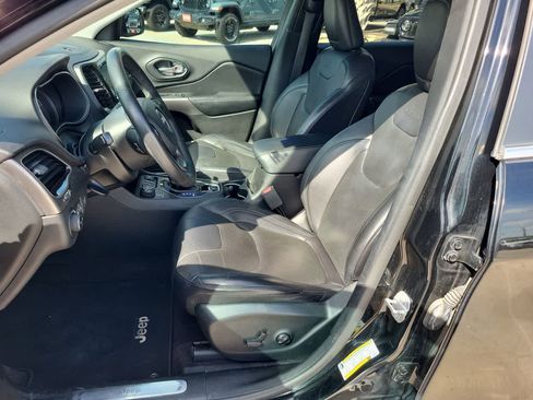 Used 2019 Jeep Cherokee Limited AWD/4WD image 19