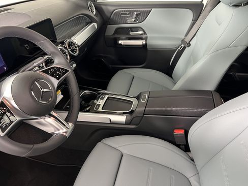 New 2026 Mercedes-Benz GLB 250 4MATIC image 4