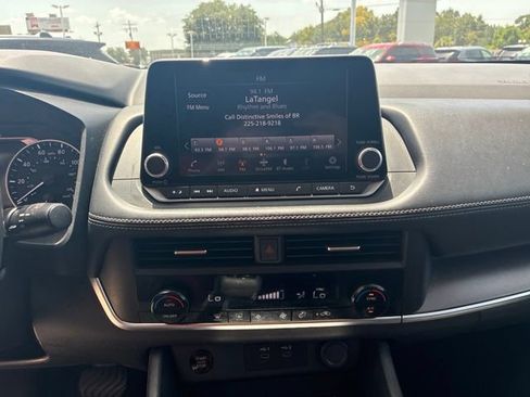 Used 2024 Nissan Rogue SV FWD image 24