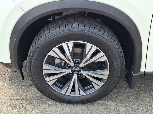Certified 2023 Nissan Rogue SV w/ SV Premium B Package AWD/4WD image 11