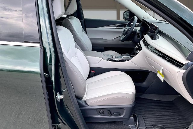Used 2027 INFINITI QX60 Luxe w/ Cargo Package AWD/4WD image 7