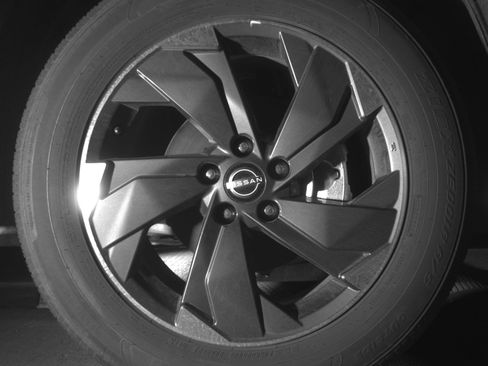 Used 2025 Nissan Rogue SV FWD image 10