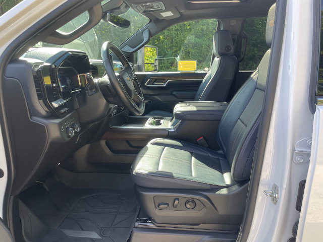 Used 2025 Chevrolet Silverado 2500 High Country w/ High Country Premium Package AWD/4WD image 39