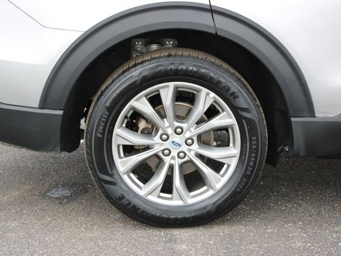 Used 2023 Ford Explorer Limited image 13