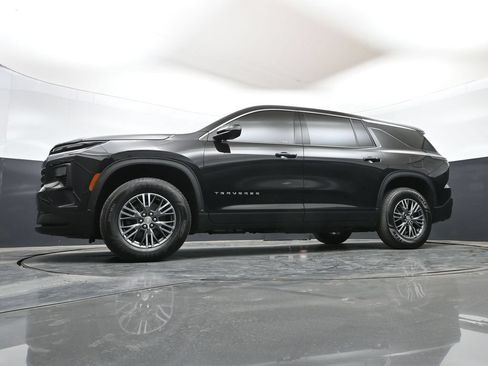 Used 2024 Chevrolet Traverse LS AWD/4WD image 44
