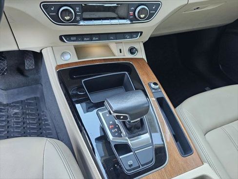 Used 2022 Audi Q5 2.0T Premium Plus w/ Premium Plus Package image 11