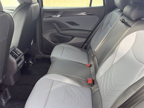 New 2026 Volkswagen Tiguan SE R-Line image 28