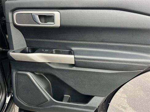 Used 2022 Ford Explorer XLT w/ Equipment Group 202A image 22