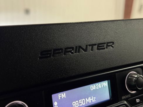 Used 2021 Mercedes-Benz Sprinter 2500 image 26