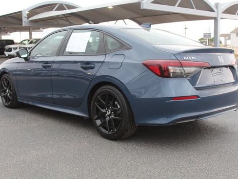 Used 2025 Honda Civic Sport image 6