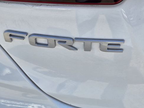 Used 2024 Kia Forte GT-Line w/ GT-Line Premium Package image 12