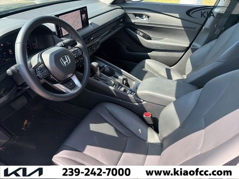 Used 2025 Honda Accord Touring image 3