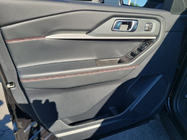 New 2026 Ford Explorer ST-Line w/ ST-Line Street Pack RWD image 18