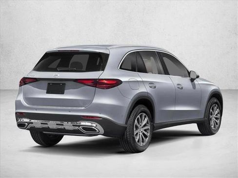 Used 2026 Mercedes-Benz GLC 300 image 2