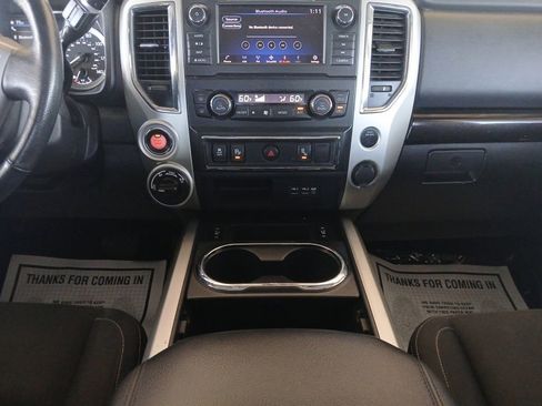 Used 2019 Nissan Titan SV w/ SV Convenience Package AWD/4WD image 11