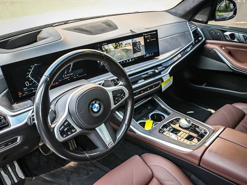 Used 2024 BMW X7 xDrive40i w/ Executive Package AWD/4WD image 9