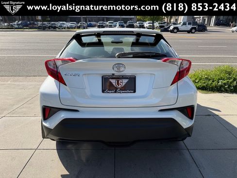 Used 2018 Toyota C-HR XLE image 6