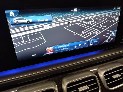 New 2026 Mercedes-Benz GLS 450 4MATIC image 21