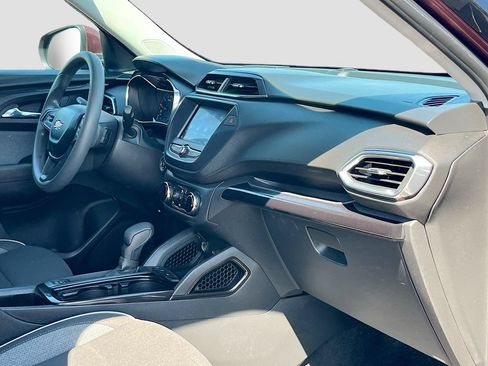 Used 2023 Chevrolet TrailBlazer LT FWD image 27