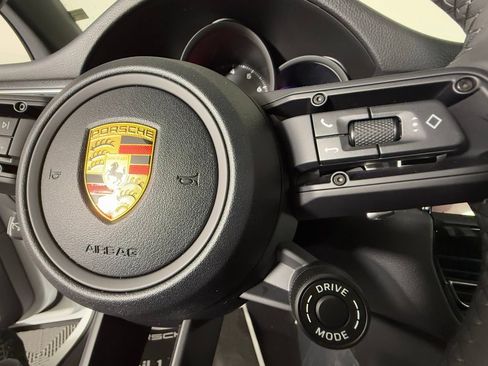 Certified 2026 Porsche Macan AWD/4WD image 38