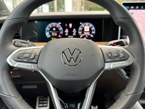 New 2026 Volkswagen Tiguan SEL R-Line AWD/4WD image 24