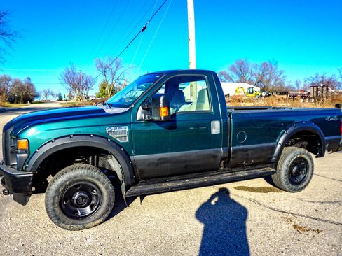 Used 2008 Ford F350 XLT image 2