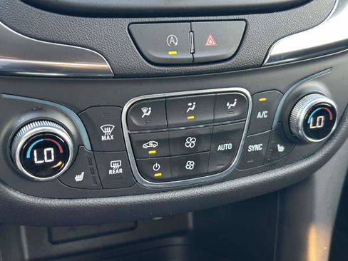 Used 2024 Chevrolet Equinox LT AWD/4WD image 18