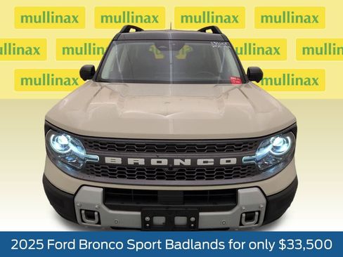 Used 2025 Ford Bronco Sport Badlands image 16